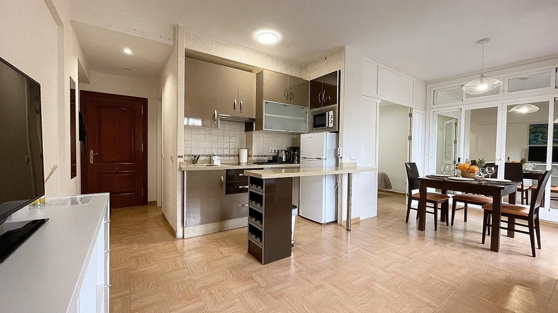Beachfront 1Br Apartment In Center Of Marbella! 0*, Marbella